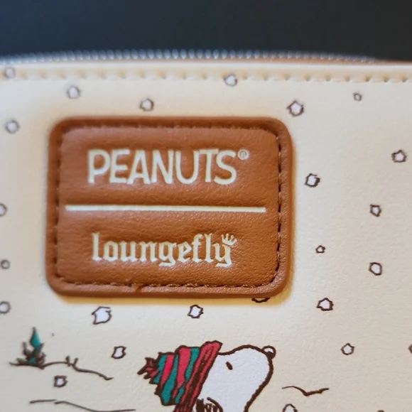 Loungefly Peanuts Snoopy Christmas Wreath Wallet. NWT. - Picture 2 of 8
